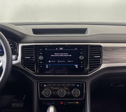 Used 2022 Volkswagen Atlas Cross Sport SE image 12