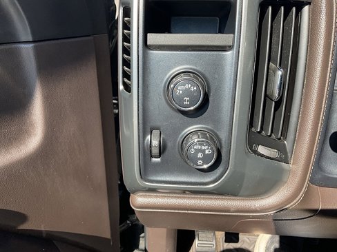 Used 2018 Chevrolet Silverado 1500 LTZ image 25