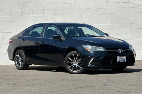 Used 2015 Toyota Camry XSE image 2