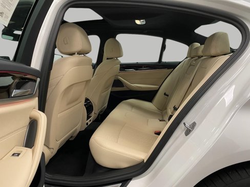 Certified 2023 BMW 540i xDrive w/ Executive Package image 31
