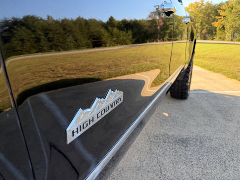 Used 2018 Chevrolet Silverado 2500 High Country w/ Duramax Plus Package image 11