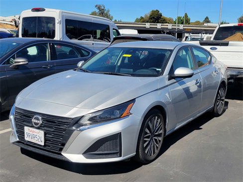 Used 2023 Nissan Altima 2.5 SV image 3
