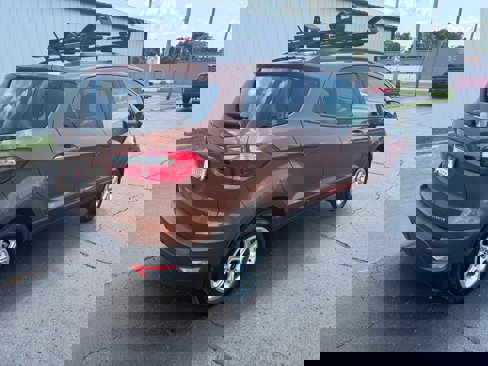 Used 2020 Ford EcoSport SE w/ SE Convenience Package image 3