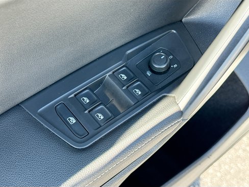 Used 2022 Volkswagen Tiguan S image 17