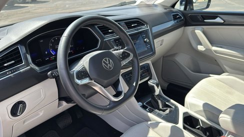 Used 2023 Volkswagen Tiguan SE image 19