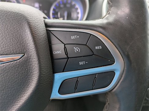 Used 2019 Chrysler 300 Limited image 24