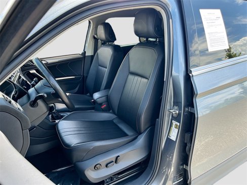 Used 2022 Volkswagen Tiguan SE image 19
