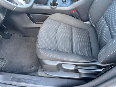 Used 2024 GMC Terrain SLE image 11
