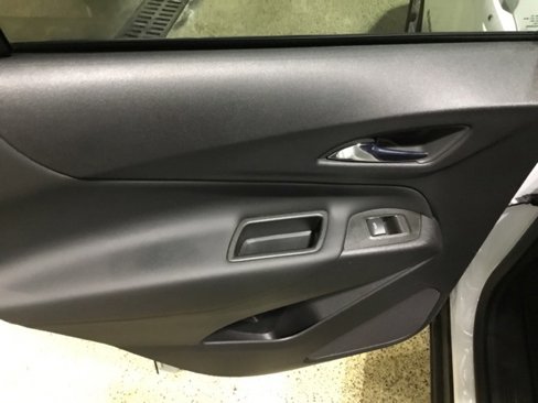 Used 2023 Chevrolet Equinox LT image 48