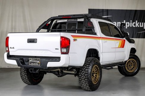 Used 2019 Toyota Tacoma SR w/ SR Convenience Package image 8