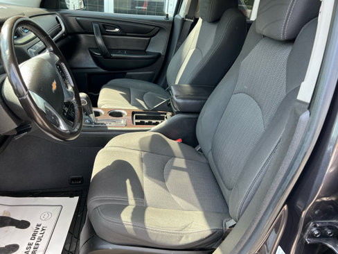 Used 2016 Chevrolet Traverse LT w/ Style and Technology Package image 12