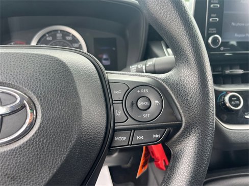 Used 2021 Toyota Corolla LE image 17