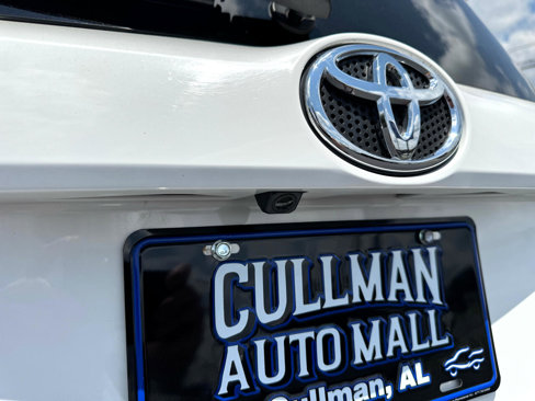 Used 2018 Toyota RAV4 XLE image 8