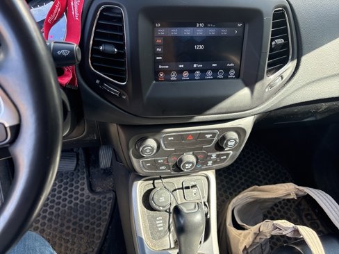 Used 2019 Jeep Compass Latitude w/ Cold Weather Group image 4
