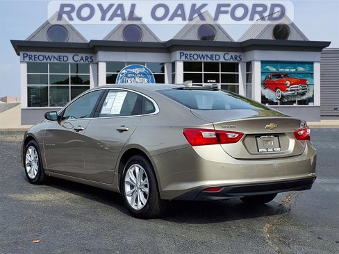 Used 2024 Chevrolet Malibu LT image 2