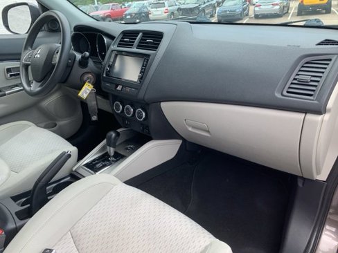 Used 2018 Mitsubishi Outlander Sport ES image 37