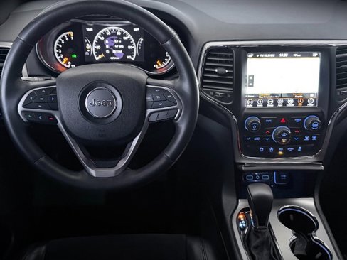 Used 2018 Jeep Grand Cherokee Altitude image 11