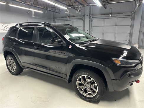 Used 2022 Jeep Cherokee Trailhawk image 7