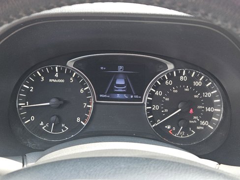 Used 2019 Nissan Pathfinder SV image 5
