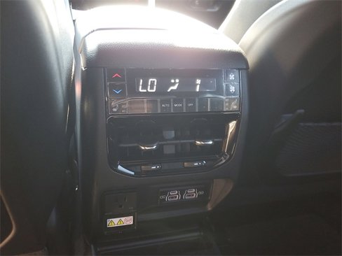 New 2025 Jeep Grand Cherokee L Limited w/ Black Appearance Package image 13