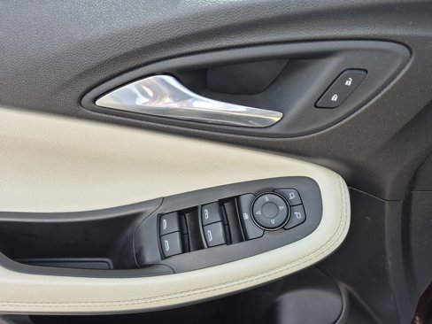 Used 2022 Buick Encore GX Preferred w/ Cold Weather Comfort Package image 11
