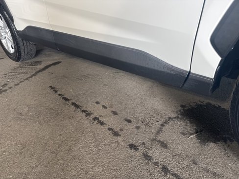 Used 2019 Toyota RAV4 LE image 9