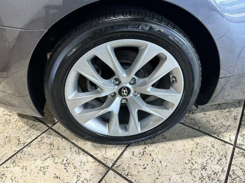 Used 2016 Hyundai Genesis 3.8 image 9
