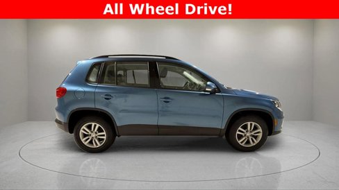 Used 2017 Volkswagen Tiguan S image 2
