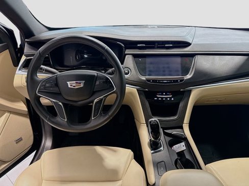 Used 2017 Cadillac XT5 FWD w/ LPO, Wheel Lock Package image 18