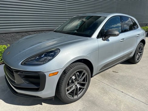 Used 2025 Porsche Macan image 6