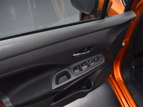 Used 2021 Nissan Versa SV image 12