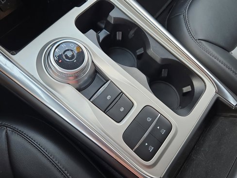 Used 2022 Ford Explorer XLT w/ Equipment Group 202A image 31