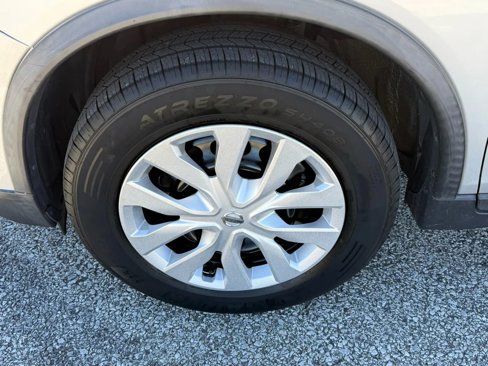 Used 2018 Nissan Rogue S image 32