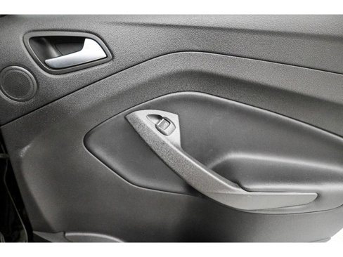 Used 2019 Ford Escape Titanium image 18