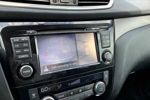 Used 2016 Nissan Rogue SV w/ SV Premium Package image 24