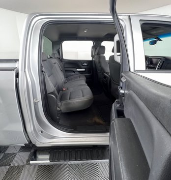 Used 2018 Chevrolet Silverado 1500 LT w/ Texas Edition image 5