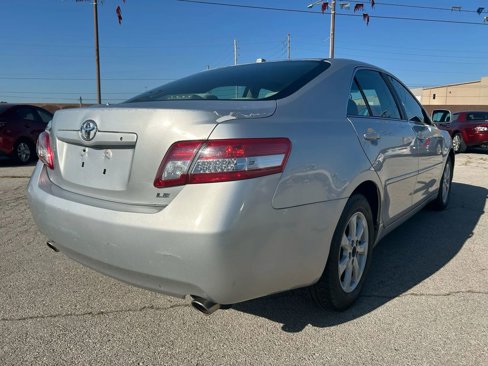 Used 2011 Toyota Camry XLE image 5
