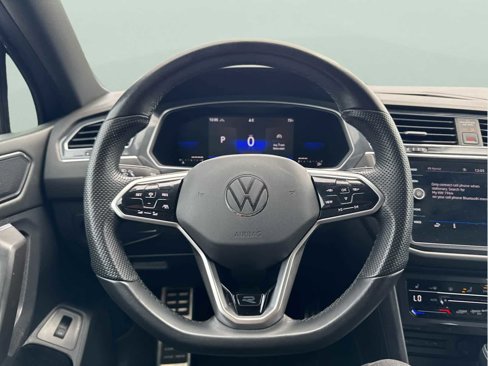 Certified 2022 Volkswagen Tiguan SE R-Line image 18