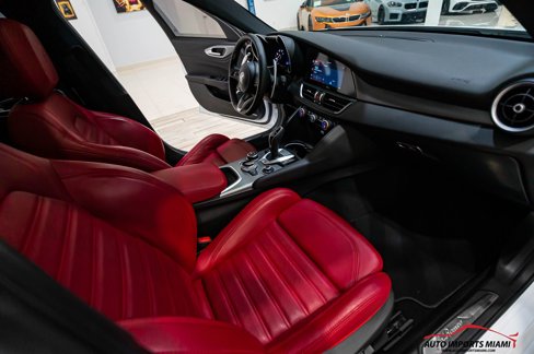 Used 2022 Alfa Romeo Giulia Veloce image 15