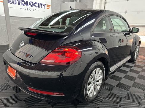 Used 2018 Volkswagen Beetle 2.0T S image 10