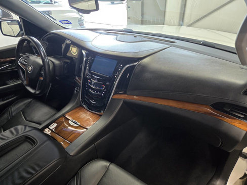 Used 2015 Cadillac Escalade ESV Premium image 15
