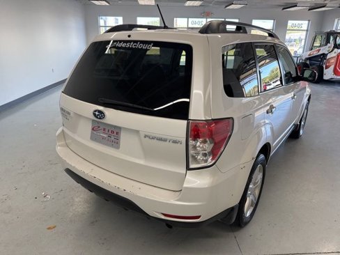Used 2010 Subaru Forester 2.5X Premium image 12
