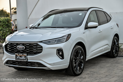 Used 2023 Ford Escape ST-Line Elite w/ Premium Technology Package image 4