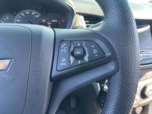 Used 2022 Chevrolet Trax LS w/ Tint and Cruise Package image 24