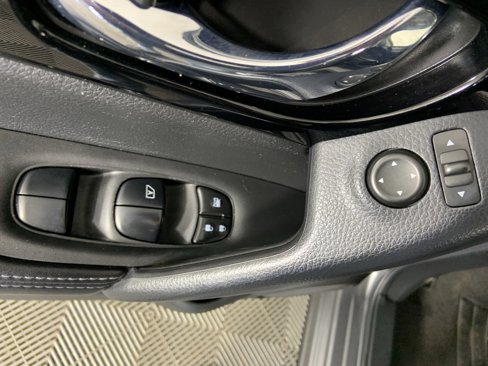 Used 2020 Nissan Rogue Sport SV image 20