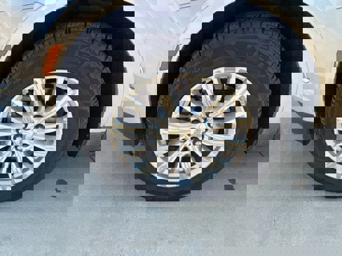 Used 2019 Cadillac XT5 FWD image 7