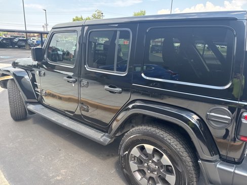 Used 2018 Jeep Wrangler Unlimited Sahara image 3