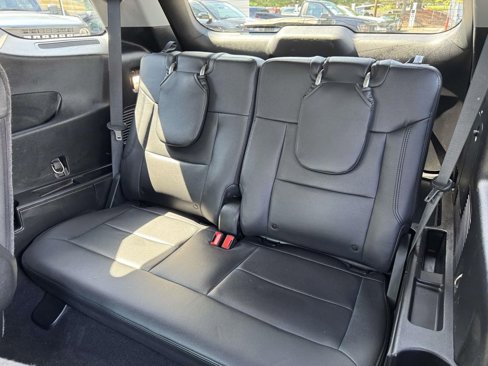 Used 2020 Ford Explorer XLT w/ Comfort Package image 11