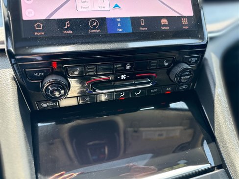 Used 2022 Jeep Grand Cherokee L Limited image 19