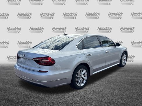 Used 2018 Volkswagen Passat 2.0T SE image 10